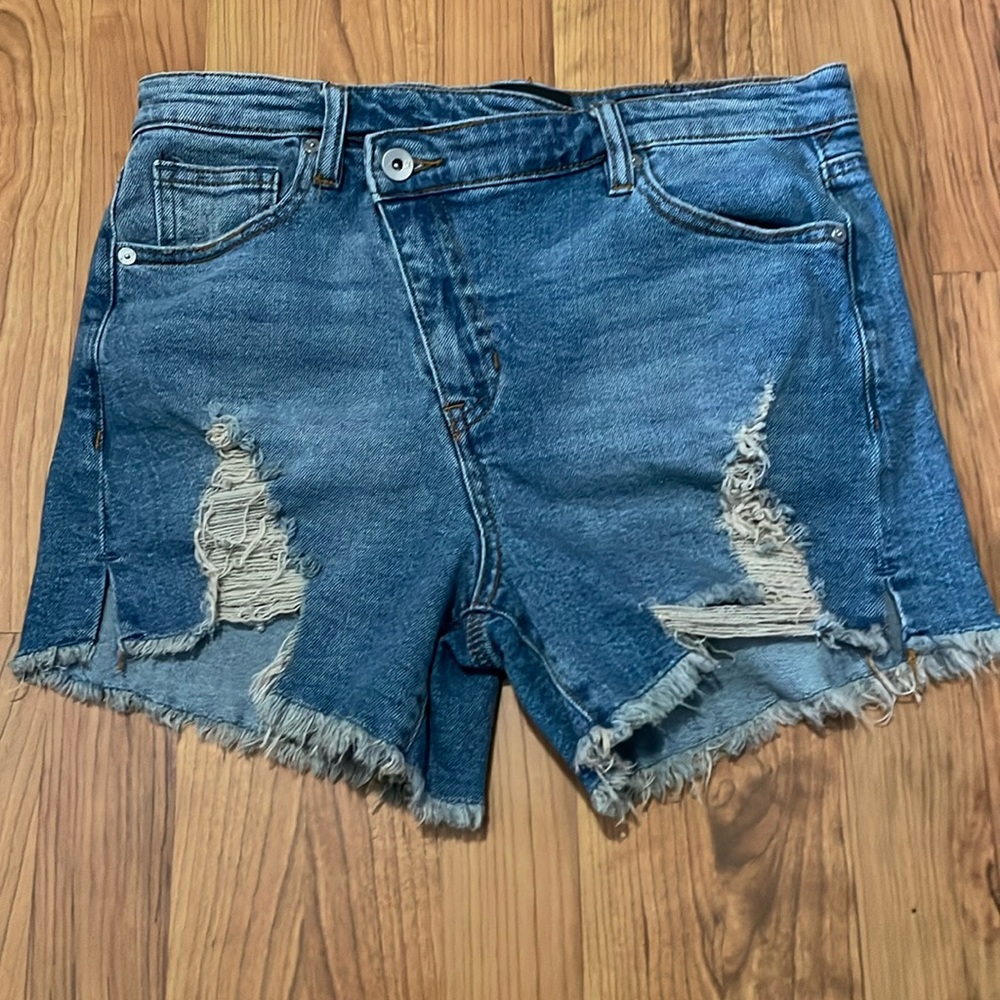 Kendall + Kylie the icon short size 7